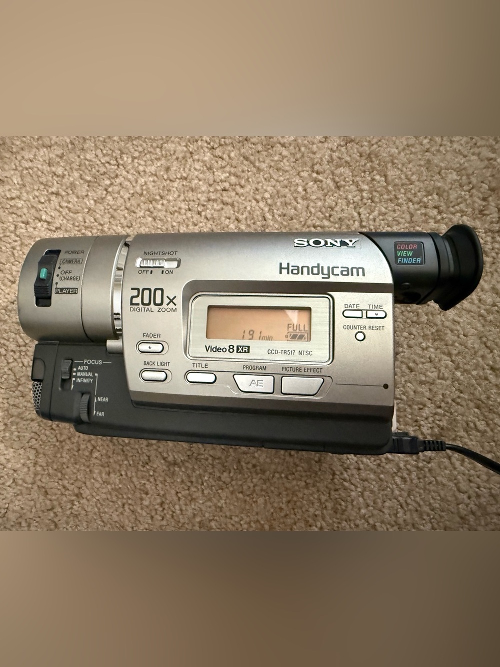 Sony CCD-TR517 Handycam Camcorder 200X Optical Zoom w/Battery & Battery Charger